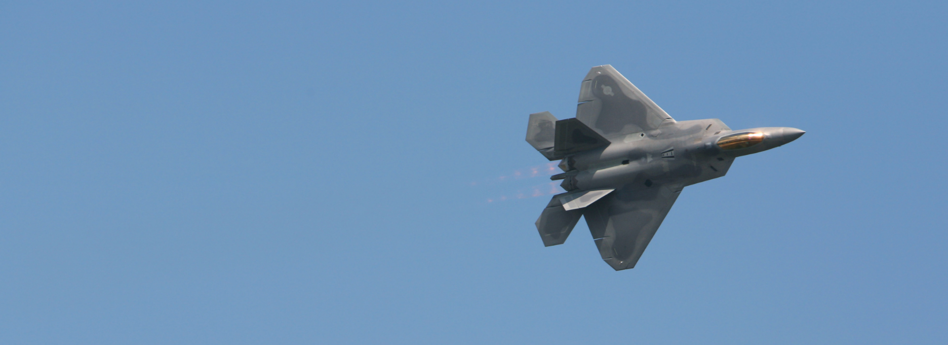 Microwave Dynamics Defense Market Fighter Jet Image